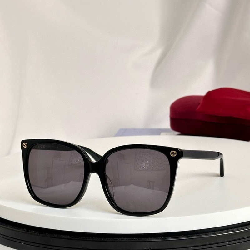 Gucci Sunglasses 241